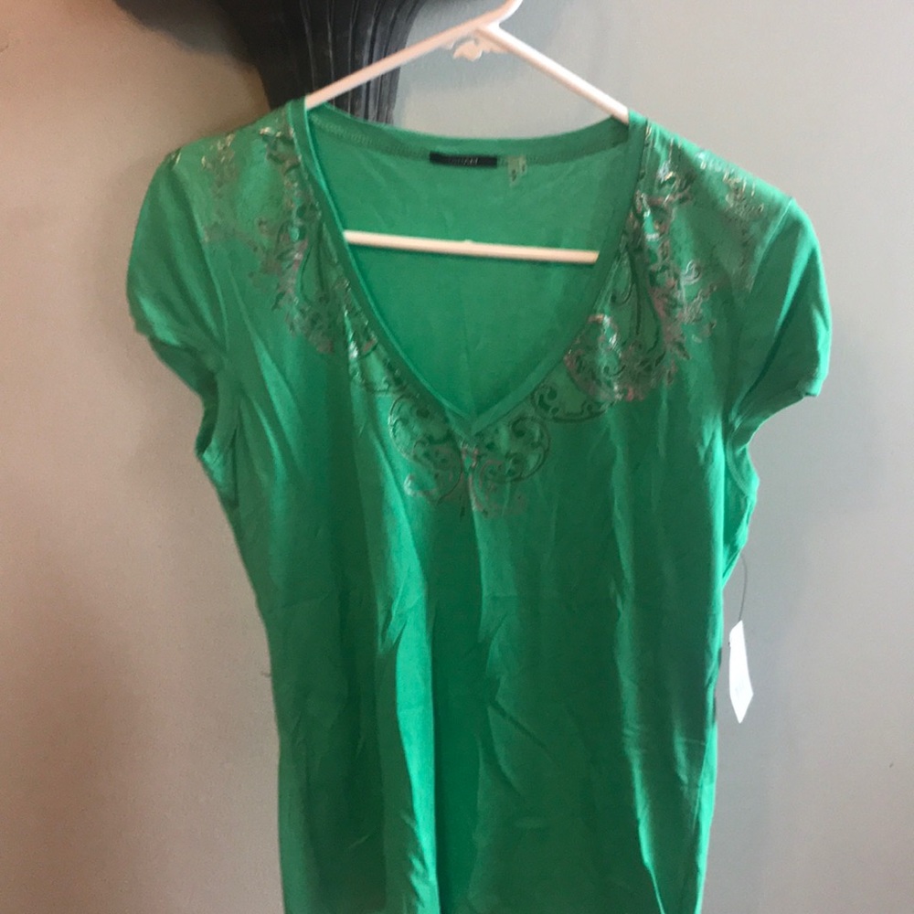 Women’s green shirt